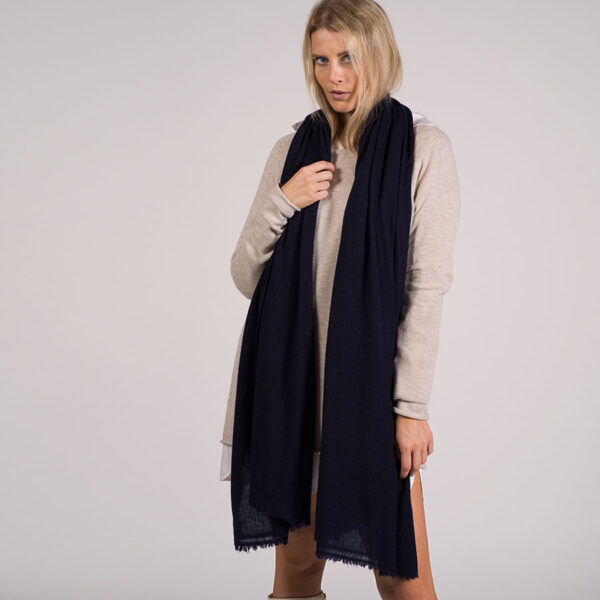 Cashmere Schal Modell Pure Nachtblau – Bild 2
